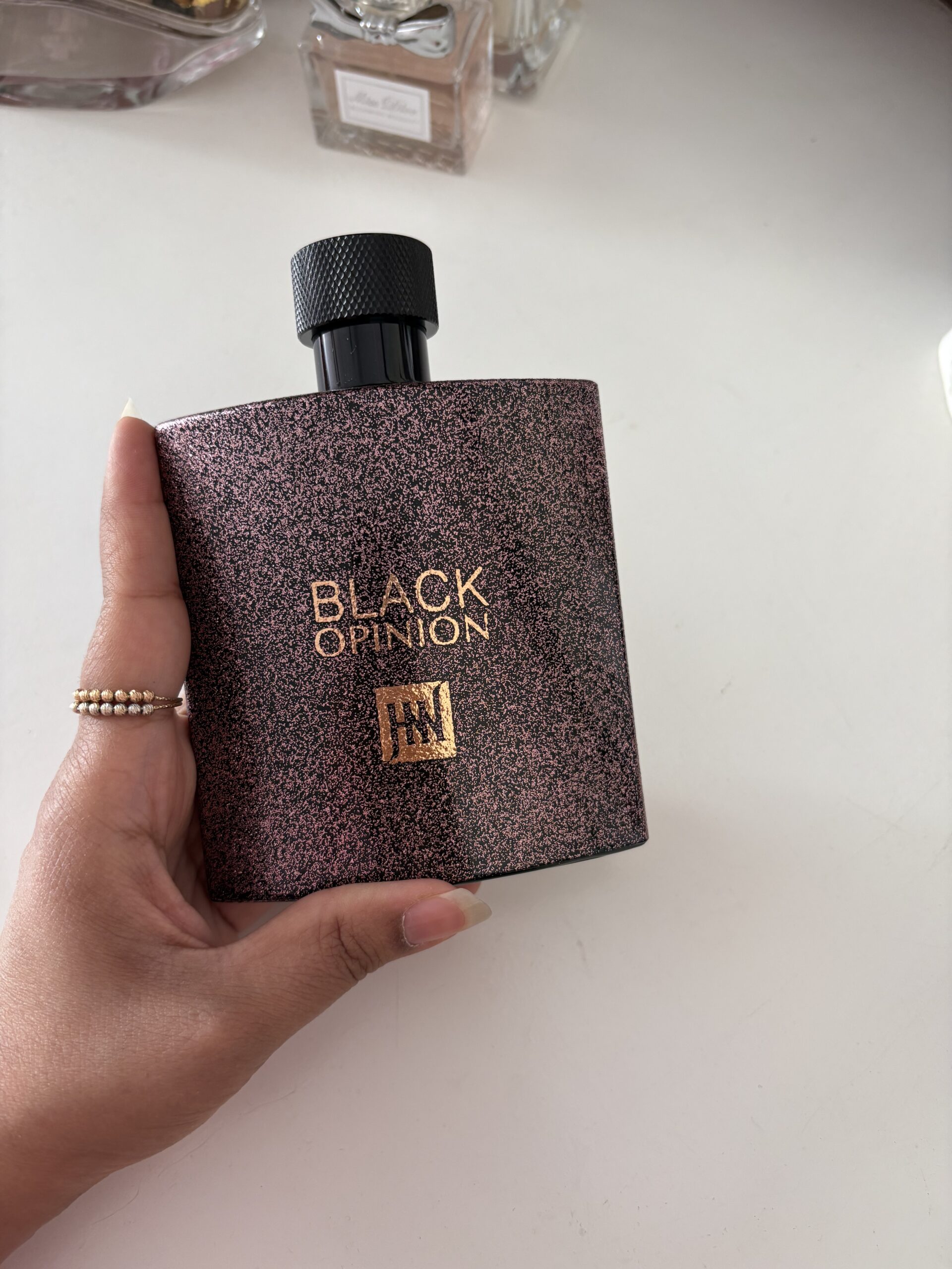 ادکلن ایو سن لورن بلک اپیوم زنانه (جانوین-جکوینز) (Johnwin BLACK OPINION) - تصویر 3